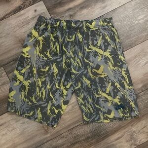 Nike SB Gray & Yellow Men’s Shorts Size M